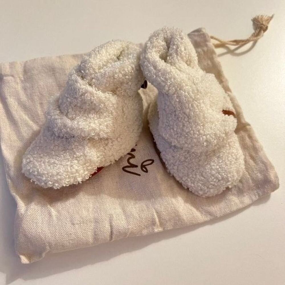 NEW Goumi Kids Alabaster Sherpa Baby Boots SZ 3-6 mo White Bootie Faux Shearling